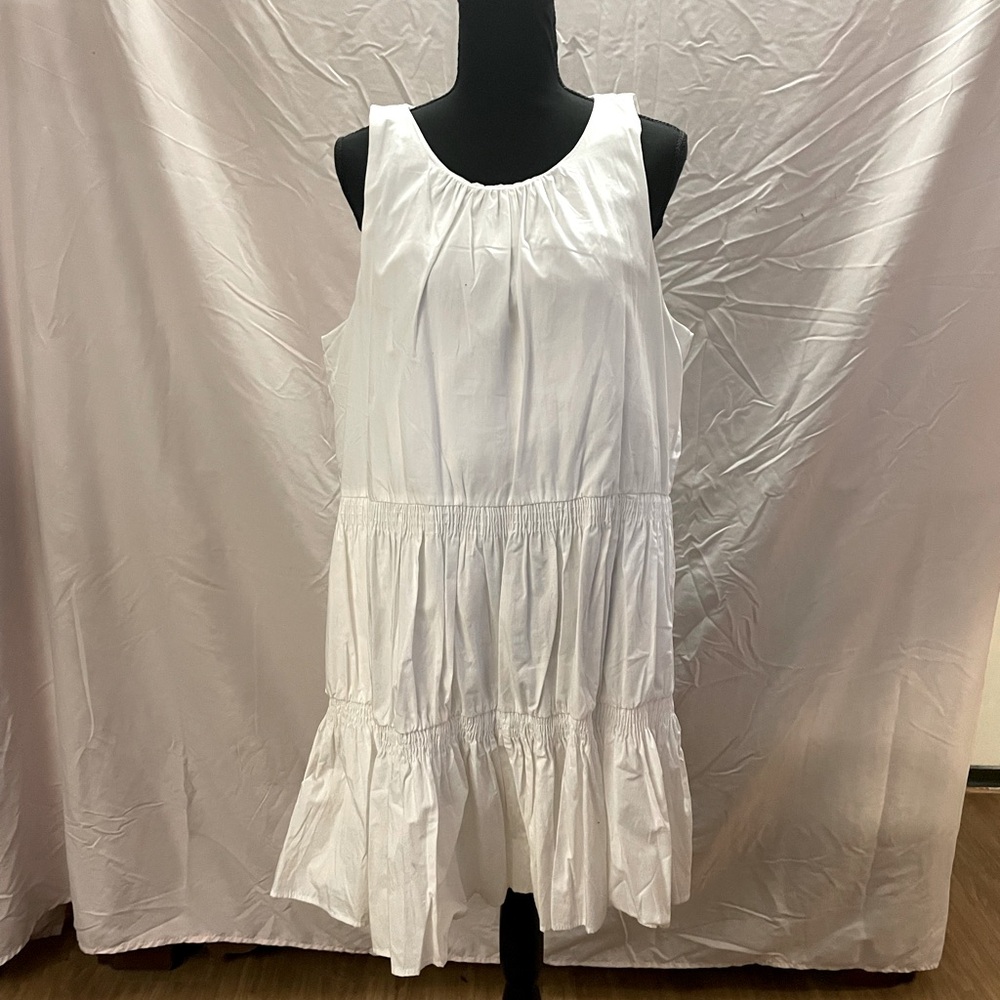 Forever 21 Beautiful NWT Woven white dress.